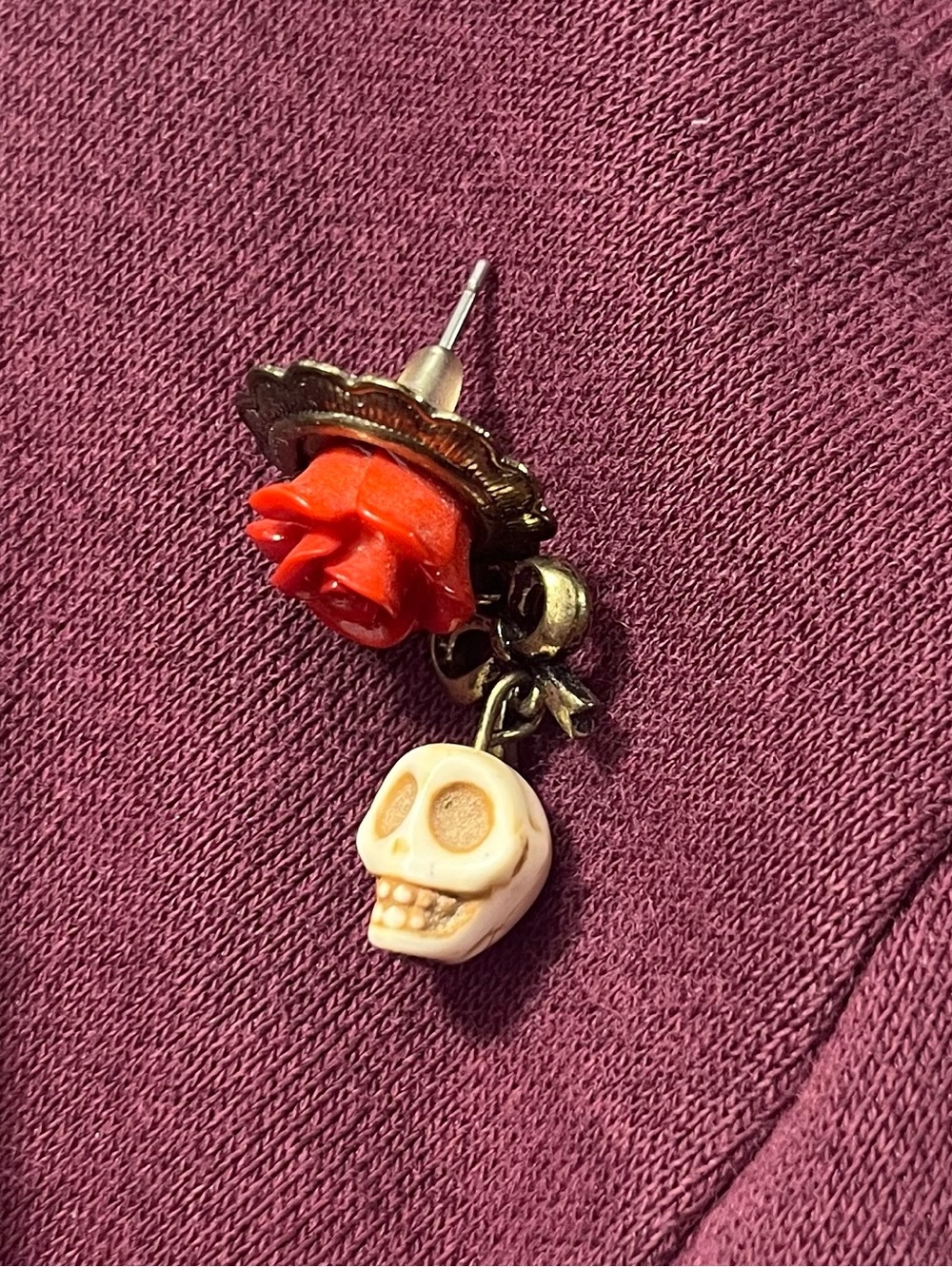 HOT TOPIC SKULL EARRINGS